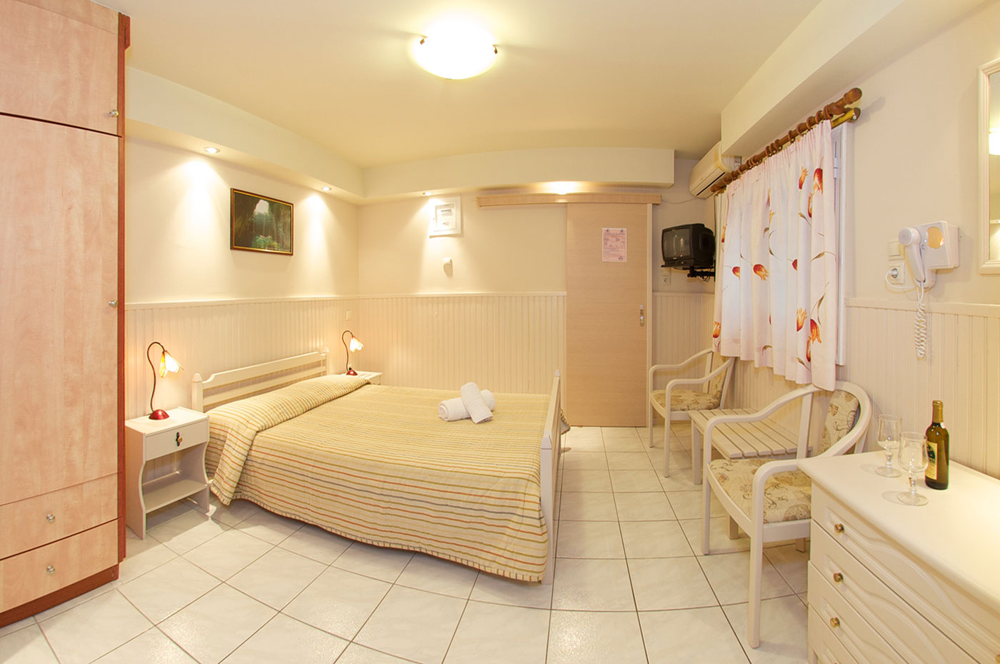 Kefalonia Studios and Apartments - Kefalonia Studios Agia Efimia - Makis Apartments Agia Efimia Kefalonia - Kefalonia Hotel Agia Efimia - Hotels in Agia Efimia Kefalonia