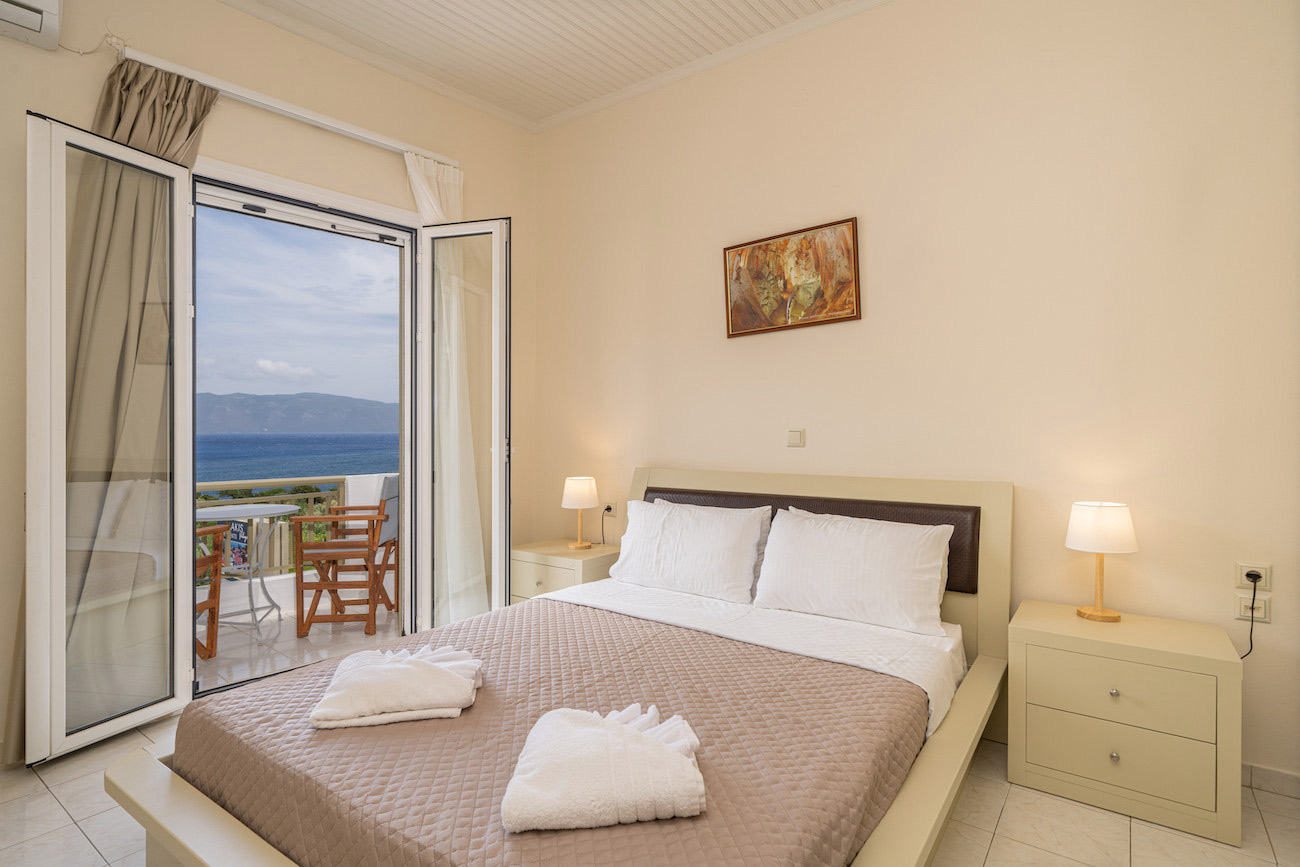 Kefalonia Studios and Apartments - Kefalonia Studios Agia Efimia - Makis Apartments Agia Efimia Kefalonia - Kefalonia Hotel Agia Efimia - Hotels in Agia Efimia Kefalonia