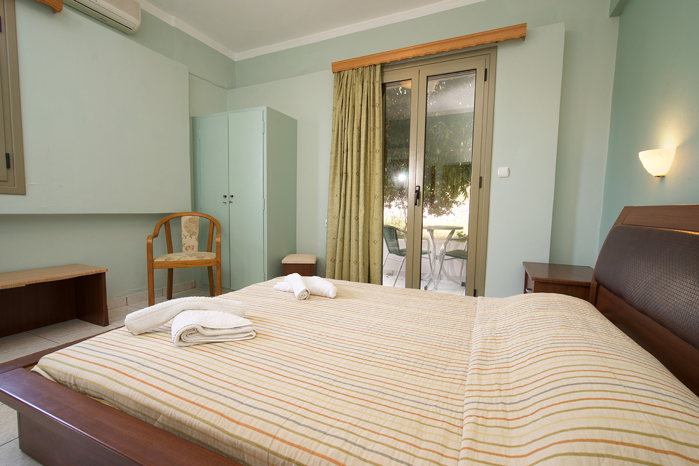 Kefalonia Studios and Apartments - Kefalonia Studios Agia Efimia - Makis Apartments Agia Efimia Kefalonia - Kefalonia Hotel Agia Efimia - Hotels in Agia Efimia Kefalonia