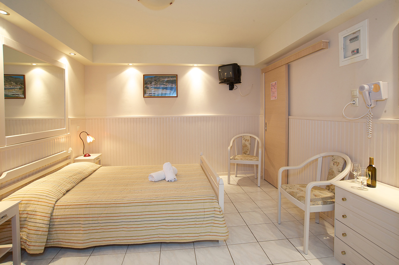 Kefalonia Studios and Apartments - Kefalonia Studios Agia Efimia - Makis Apartments Agia Efimia Kefalonia - Kefalonia Hotel Agia Efimia - Hotels in Agia Efimia Kefalonia
