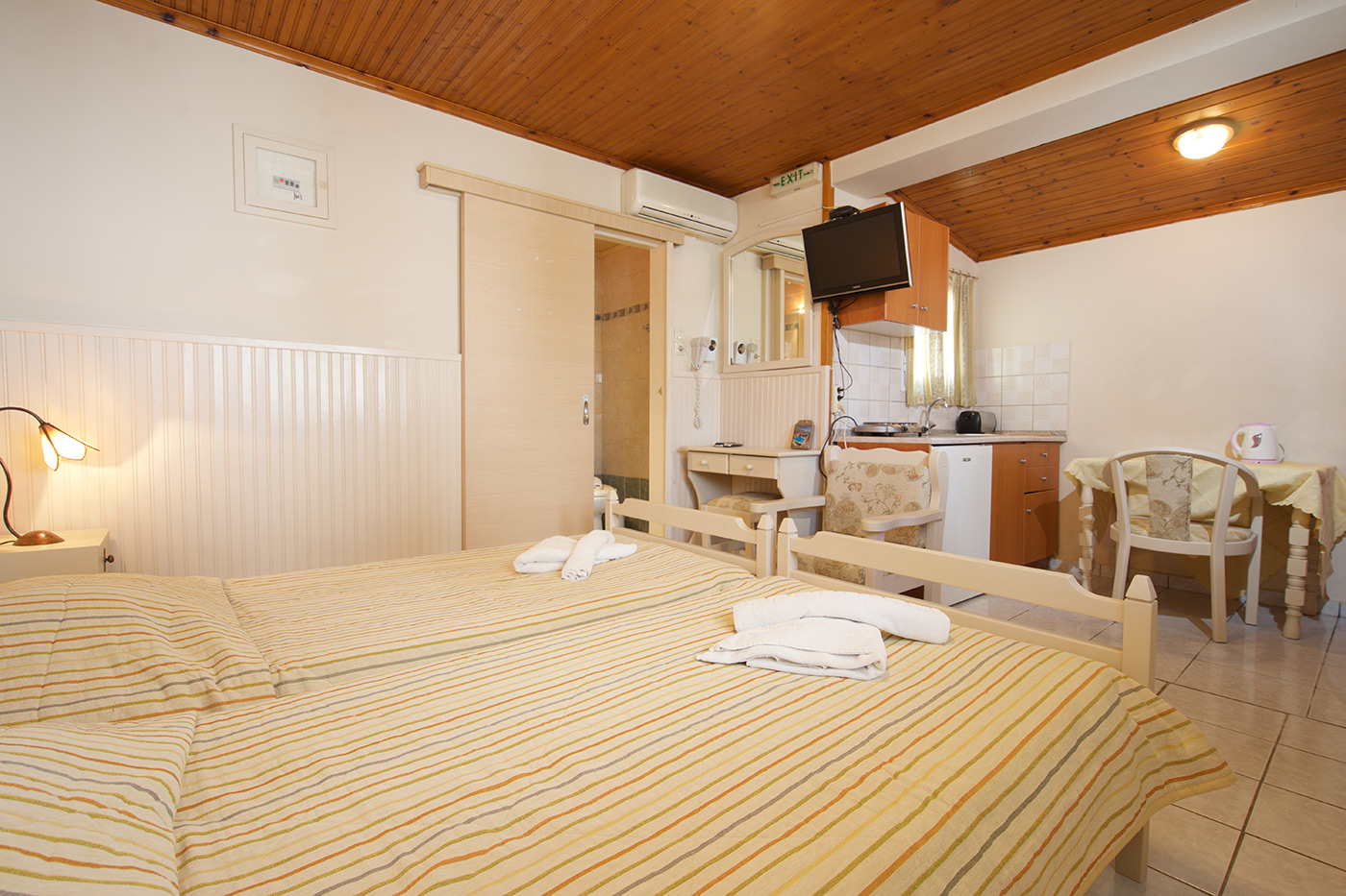 Kefalonia Studios and Apartments - Kefalonia Studios Agia Efimia - Makis Apartments Agia Efimia Kefalonia - Kefalonia Hotel Agia Efimia - Hotels in Agia Efimia Kefalonia