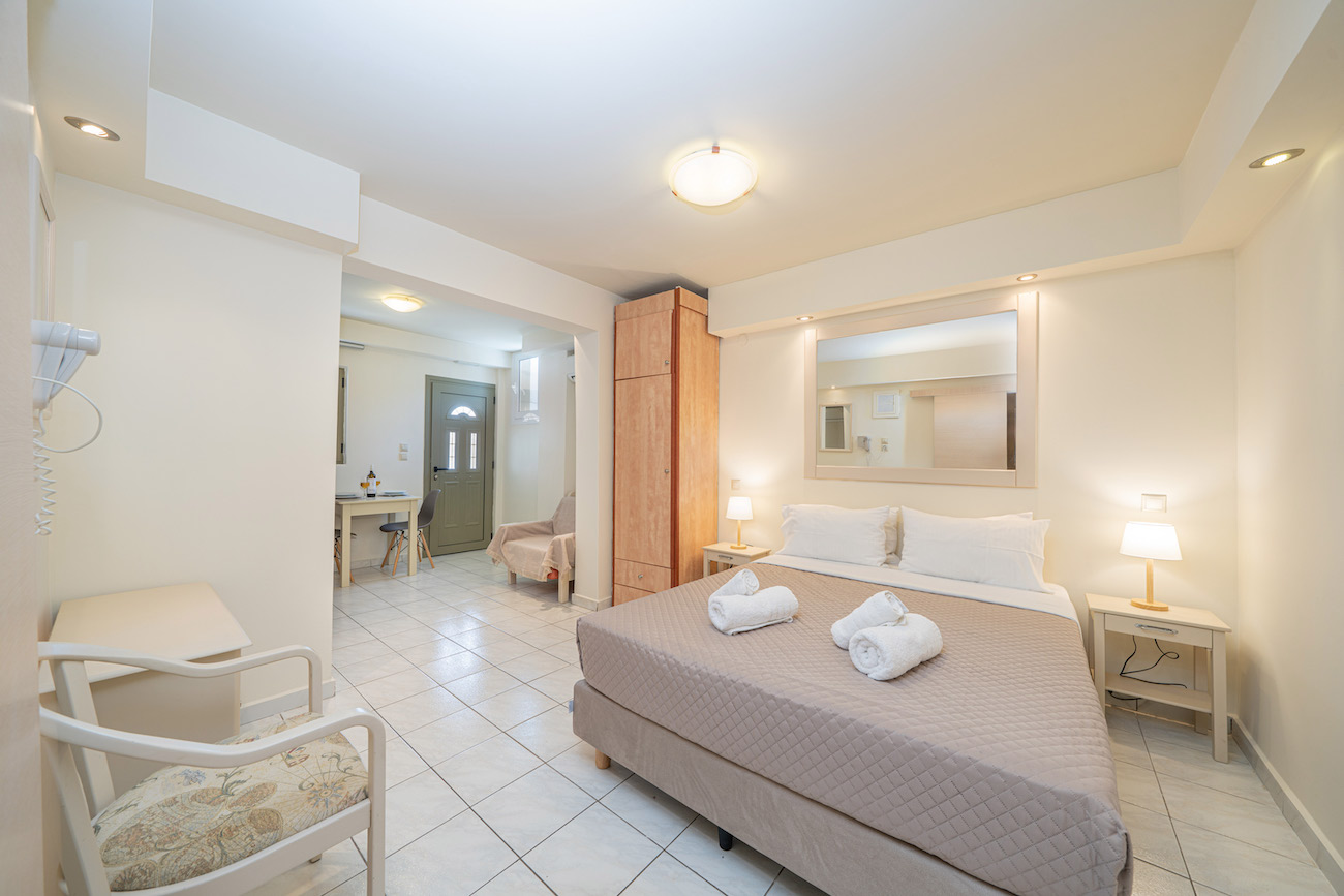 Kefalonia Studios and Apartments - Kefalonia Studios Agia Efimia - Makis Apartments Agia Efimia Kefalonia - Kefalonia Hotel Agia Efimia - Hotels in Agia Efimia Kefalonia