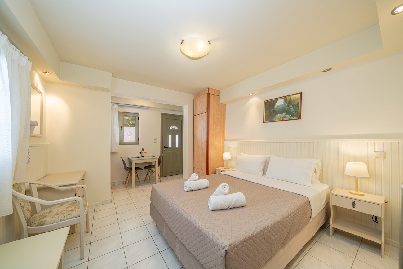 Kefalonia Studios and Apartments - Kefalonia Studios Agia Efimia - Makis Apartments Agia Efimia Kefalonia - Kefalonia Hotel Agia Efimia - Hotels in Agia Efimia Kefalonia