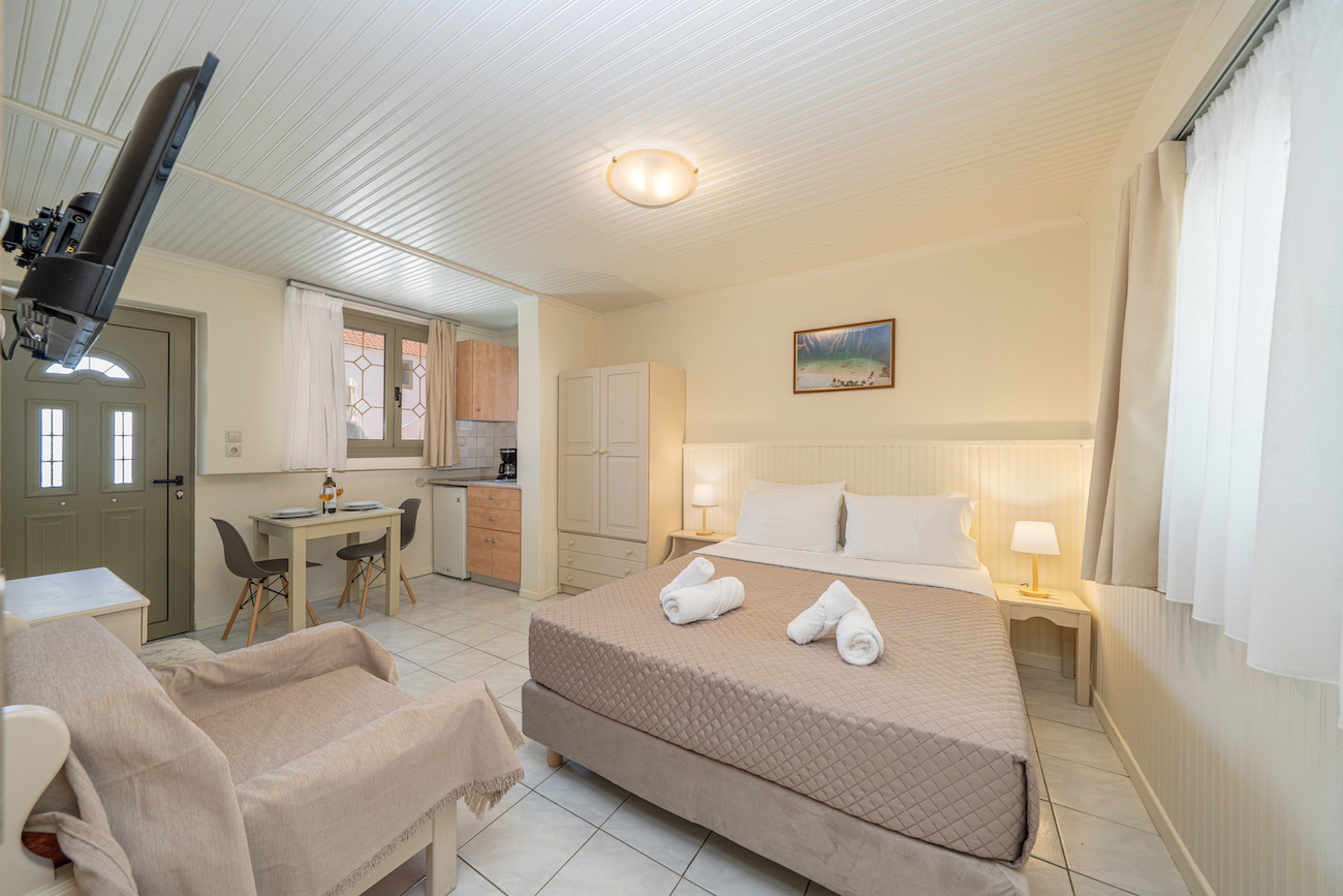 Kefalonia Studios and Apartments - Kefalonia Studios Agia Efimia - Makis Apartments Agia Efimia Kefalonia - Kefalonia Hotel Agia Efimia - Hotels in Agia Efimia Kefalonia
