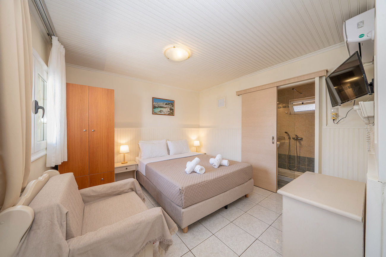 Kefalonia Studios and Apartments - Kefalonia Studios Agia Efimia - Makis Apartments Agia Efimia Kefalonia - Kefalonia Hotel Agia Efimia - Hotels in Agia Efimia Kefalonia