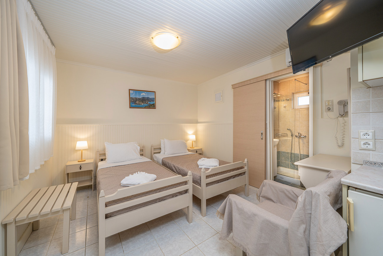 Kefalonia Studios and Apartments - Kefalonia Studios Agia Efimia - Makis Apartments Agia Efimia Kefalonia - Kefalonia Hotel Agia Efimia - Hotels in Agia Efimia Kefalonia